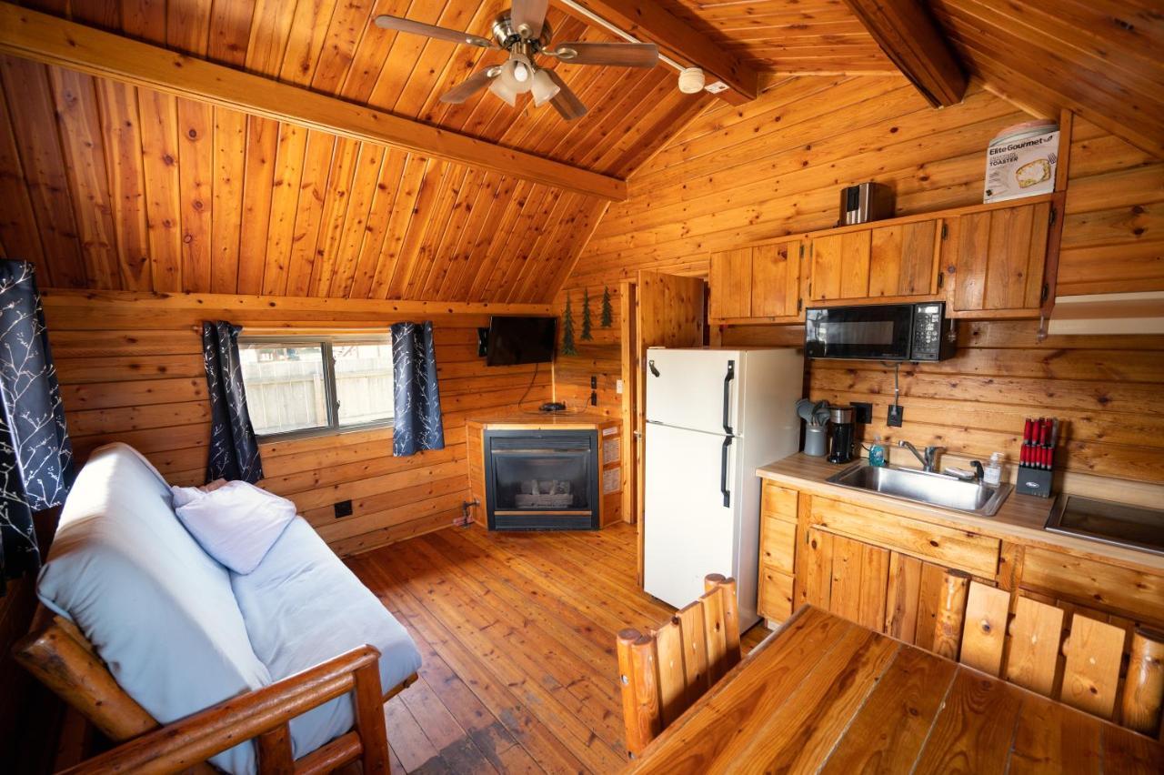 Redwood Coast Cabins And Rv Resort Eureka Εξωτερικό φωτογραφία