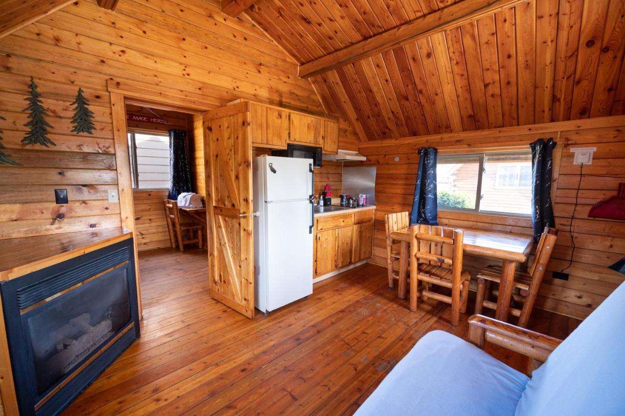 Redwood Coast Cabins And Rv Resort Eureka Εξωτερικό φωτογραφία