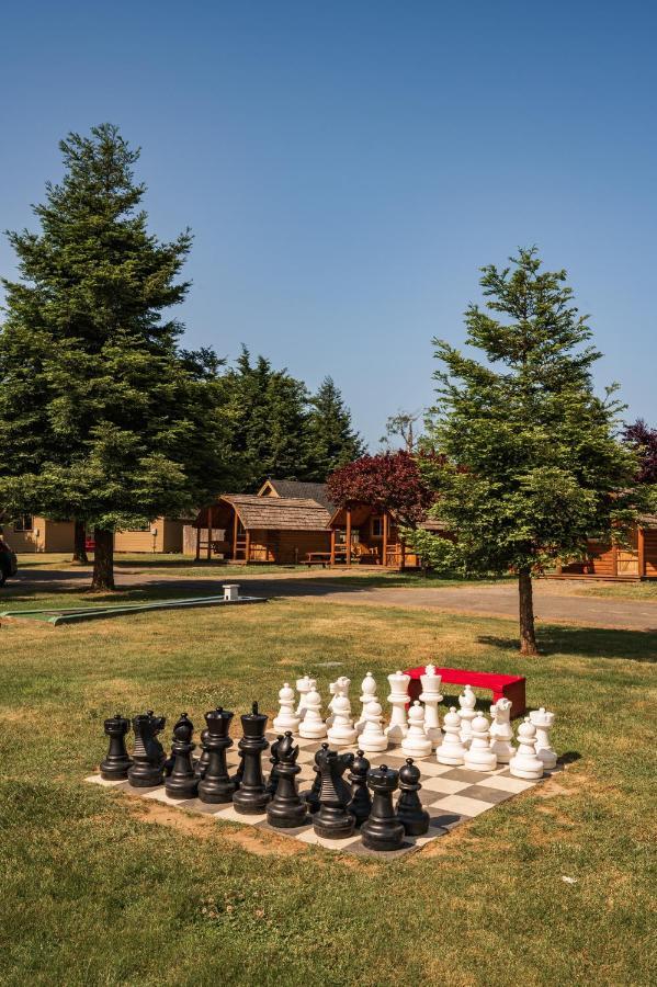 Redwood Coast Cabins And Rv Resort Eureka Εξωτερικό φωτογραφία